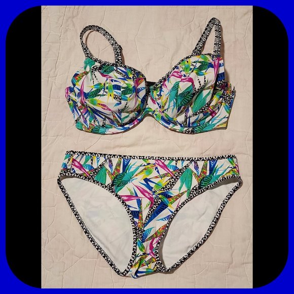 FREYA || Tropical Floral Bikini Set - Picture 1 of 8